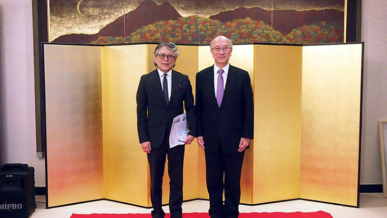 受賞された金旻総監督